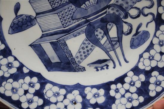 A large Chinese blue and white Antiques dish, 19th century, diameter 38cm